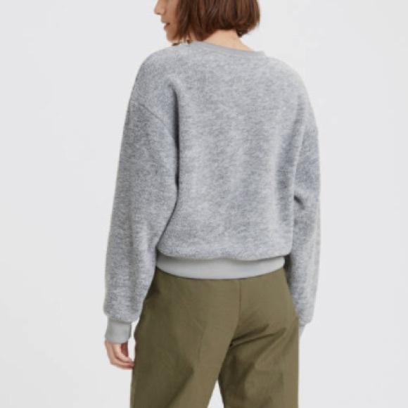 LEVI'S Gray Bucle Teddy Crew Neck Sweatshirt With Contrast Hem Size Small - Picture 16 of 16